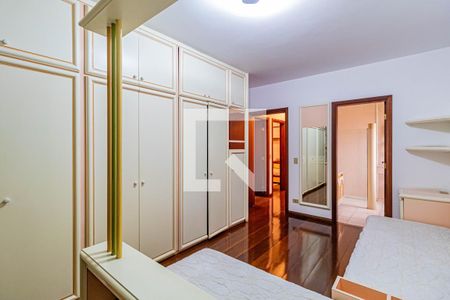 Casa de condomínio à venda com 820m², 4 quartos e 6 vagas Casa de condomínio à venda com 820m², 4 quartos e 6 vagasSuite 03