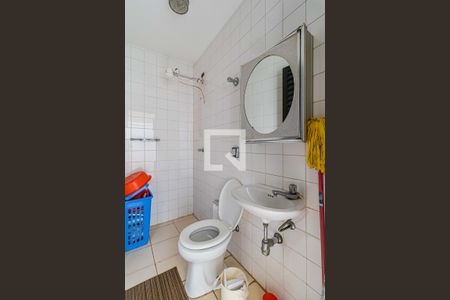 Casa de condomínio à venda com 820m², 4 quartos e 6 vagas Casa de condomínio à venda com 820m², 4 quartos e 6 vagasLavanderia  - Banheiro