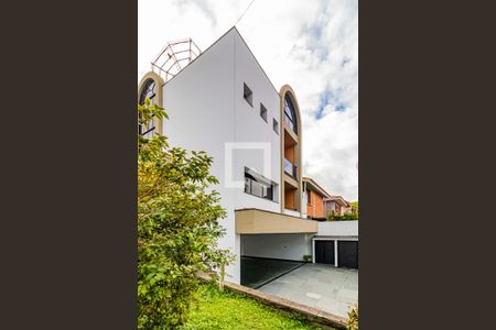 Casa de condomínio à venda com 820m², 4 quartos e 6 vagas Casa de condomínio à venda com 820m², 4 quartos e 6 vagasArea externa
