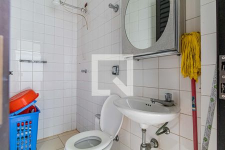 Casa de condomínio à venda com 820m², 4 quartos e 6 vagas Casa de condomínio à venda com 820m², 4 quartos e 6 vagasLavanderia  - Banheiro