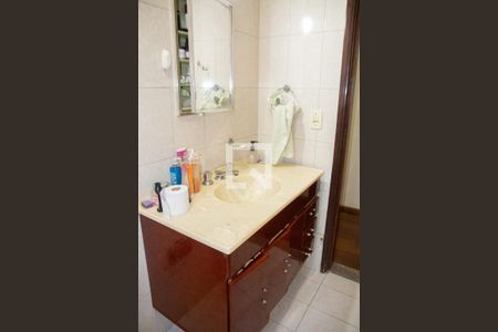 Casa à venda com 200m², 5 quartos e 2 vagasBanheiro 2