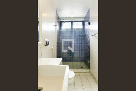 Apartamento à venda com 256m², 4 quartos e 4 vagas Apartamento à venda com 256m², 4 quartos e 4 vagasBanheiro