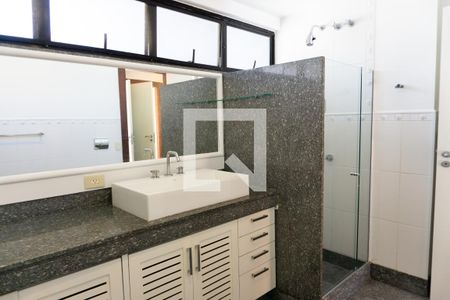 Apartamento à venda com 256m², 4 quartos e 4 vagas Apartamento à venda com 256m², 4 quartos e 4 vagasBanheiro