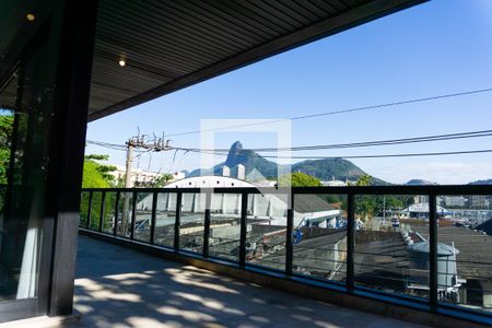 Apartamento à venda com 256m², 4 quartos e 4 vagas Apartamento à venda com 256m², 4 quartos e 4 vagasVaranda da Sala