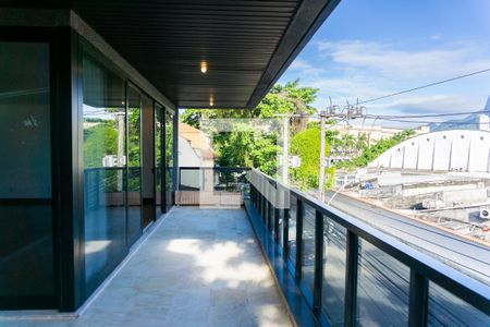 Apartamento à venda com 256m², 4 quartos e 4 vagas Apartamento à venda com 256m², 4 quartos e 4 vagasVaranda da Sala