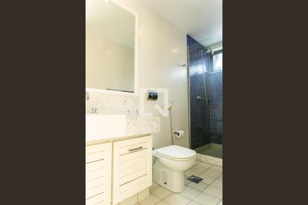 Apartamento à venda com 256m², 4 quartos e 4 vagas Apartamento à venda com 256m², 4 quartos e 4 vagasBanheiro