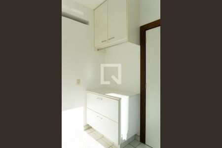 Apartamento à venda com 256m², 4 quartos e 4 vagas Apartamento à venda com 256m², 4 quartos e 4 vagasLavanderia