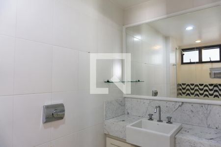 Apartamento à venda com 256m², 4 quartos e 4 vagas Apartamento à venda com 256m², 4 quartos e 4 vagasBanheiro