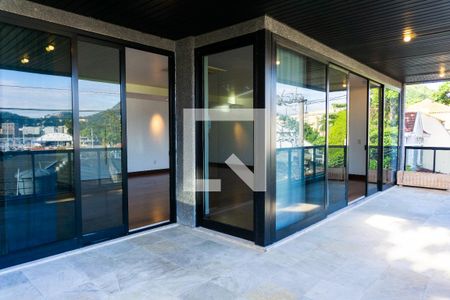 Apartamento à venda com 256m², 4 quartos e 4 vagas Apartamento à venda com 256m², 4 quartos e 4 vagasVaranda da Sala