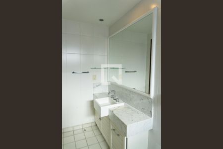 Apartamento à venda com 256m², 4 quartos e 4 vagas Apartamento à venda com 256m², 4 quartos e 4 vagasBanheiro - Torneira