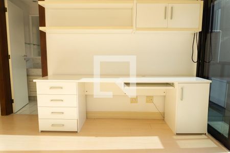 Apartamento à venda com 256m², 4 quartos e 4 vagas Apartamento à venda com 256m², 4 quartos e 4 vagasQuarto 3