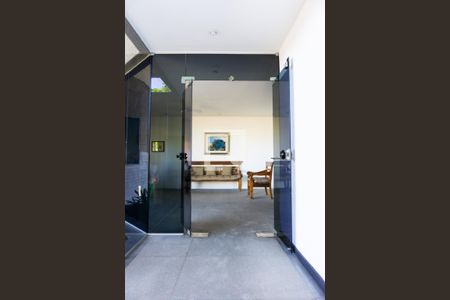 Apartamento à venda com 256m², 4 quartos e 4 vagas Apartamento à venda com 256m², 4 quartos e 4 vagasHall de Entrada