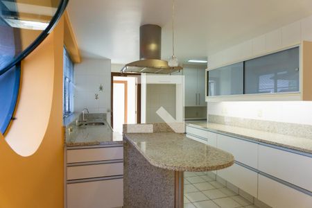 Apartamento à venda com 256m², 4 quartos e 4 vagas Apartamento à venda com 256m², 4 quartos e 4 vagasCozinha