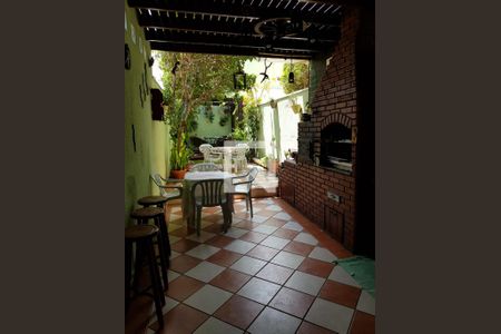 Casa à venda com 200m², 3 quartos e 3 vagas Casa à venda com 200m², 3 quartos e 3 vagasÁrea Externa