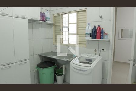 Casa para alugar com 35m², 6 quartos e sem vagaÁrea de serviço (casa 01)