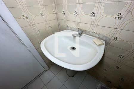 Casa à venda com 65m², 3 quartos e 2 vagasBanheiro