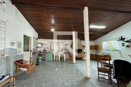 Casa à venda com 150m², 5 quartos e 2 vagasLavanderia 
