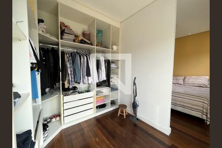 Casa à venda com 380m², 5 quartos e 3 vagas Casa à venda com 380m², 5 quartos e 3 vagasCloset suite 1