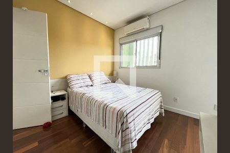 Casa à venda com 380m², 5 quartos e 3 vagas Casa à venda com 380m², 5 quartos e 3 vagasSuite 1