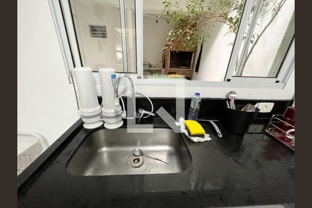 Casa à venda com 380m², 5 quartos e 3 vagas Casa à venda com 380m², 5 quartos e 3 vagasCozinha
