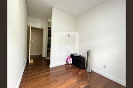 Casa à venda com 380m², 5 quartos e 3 vagas Casa à venda com 380m², 5 quartos e 3 vagasSuite 3
