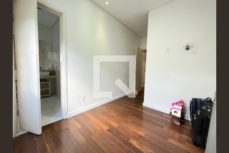 Casa à venda com 380m², 5 quartos e 3 vagas Casa à venda com 380m², 5 quartos e 3 vagasSuite 3
