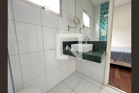 Casa à venda com 380m², 5 quartos e 3 vagas Casa à venda com 380m², 5 quartos e 3 vagasBanheiro da Suíte 2
