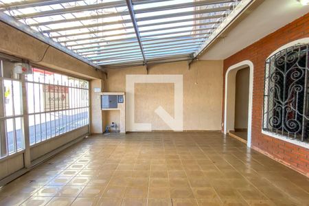 Casa à venda com 220m², 3 quartos e 2 vagas Casa à venda com 220m², 3 quartos e 2 vagasGaragem
