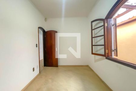Casa à venda com 220m², 3 quartos e 2 vagas Casa à venda com 220m², 3 quartos e 2 vagasQuarto 1