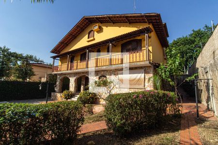 Casa à venda com 371m², 5 quartos e 6 vagasFachada