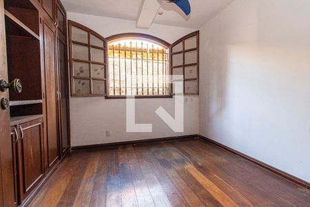 Casa à venda com 371m², 5 quartos e 6 vagasQuarto 2