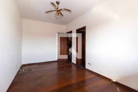 Casa à venda com 371m², 5 quartos e 6 vagasQuarto 3