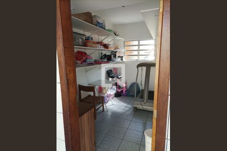 Casa à venda com 150m², 2 quartos e 3 vagas Casa à venda com 150m², 2 quartos e 3 vagasLavanderia