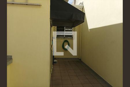 Casa à venda com 150m², 2 quartos e 3 vagas Casa à venda com 150m², 2 quartos e 3 vagasQuintal