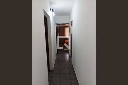 Casa à venda com 150m², 2 quartos e 3 vagas Casa à venda com 150m², 2 quartos e 3 vagasCorredor
