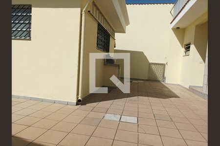 Casa à venda com 150m², 2 quartos e 3 vagas Casa à venda com 150m², 2 quartos e 3 vagasQuintal