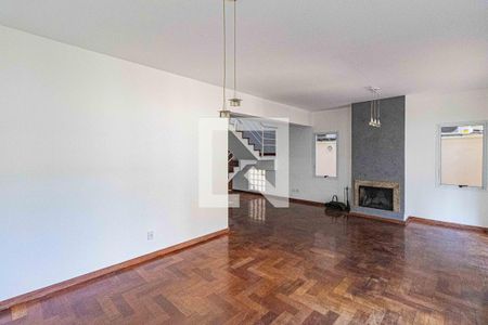 Sala de casa de condomínio à venda com 4 quartos, 216m² em Cidade São Francisco, São Paulo