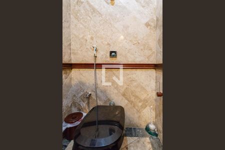 Casa à venda com 522m², 5 quartos e 5 vagas Casa à venda com 522m², 5 quartos e 5 vagasLavabo