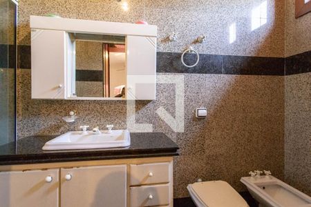 Casa à venda com 522m², 5 quartos e 5 vagas Casa à venda com 522m², 5 quartos e 5 vagasBanheiro da Suíte 3