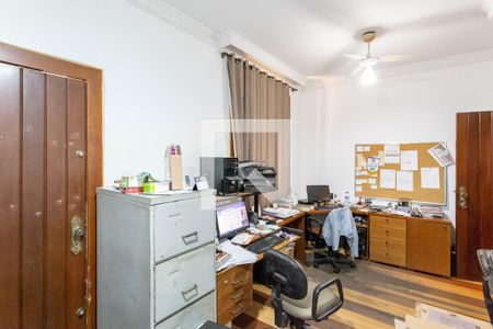 Casa à venda com 522m², 5 quartos e 5 vagas Casa à venda com 522m², 5 quartos e 5 vagasEscritório