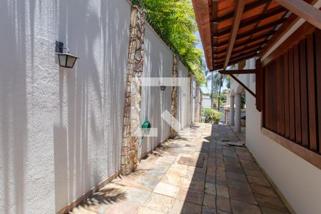 Casa à venda com 522m², 5 quartos e 5 vagas Casa à venda com 522m², 5 quartos e 5 vagasÁrea Externa