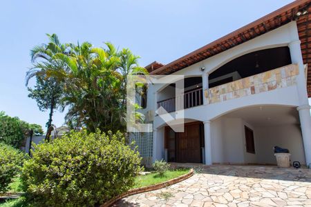 Casa à venda com 522m², 5 quartos e 5 vagas Casa à venda com 522m², 5 quartos e 5 vagasFachada