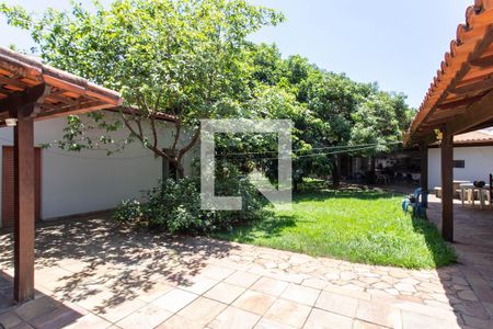 Casa à venda com 522m², 5 quartos e 5 vagas Casa à venda com 522m², 5 quartos e 5 vagasGaragem