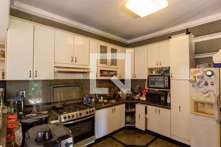 Casa à venda com 522m², 5 quartos e 5 vagas Casa à venda com 522m², 5 quartos e 5 vagasCozinha