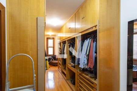 Casa à venda com 522m², 5 quartos e 5 vagas Casa à venda com 522m², 5 quartos e 5 vagasCloset do quarto