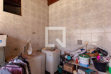 Casa à venda com 522m², 5 quartos e 5 vagas Casa à venda com 522m², 5 quartos e 5 vagasLavanderia