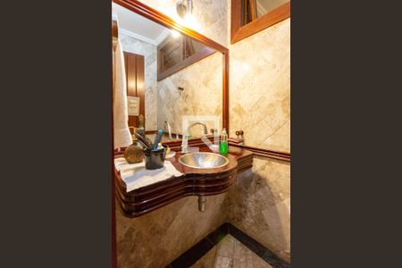 Casa à venda com 522m², 5 quartos e 5 vagas Casa à venda com 522m², 5 quartos e 5 vagasLavabo