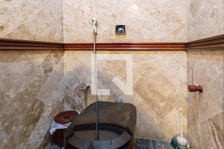 Casa à venda com 522m², 5 quartos e 5 vagas Casa à venda com 522m², 5 quartos e 5 vagasLavabo