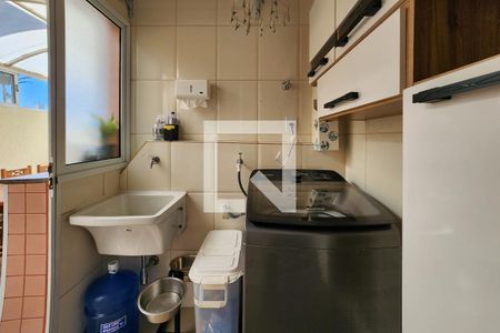 Apartamento à venda com 112m², 3 quartos e 2 vagas Apartamento à venda com 112m², 3 quartos e 2 vagasÁrea de Serviço