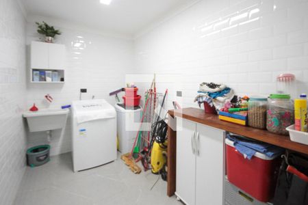 Casa à venda com 320m², 4 quartos e 5 vagas Casa à venda com 320m², 4 quartos e 5 vagasÁrea de Serviço